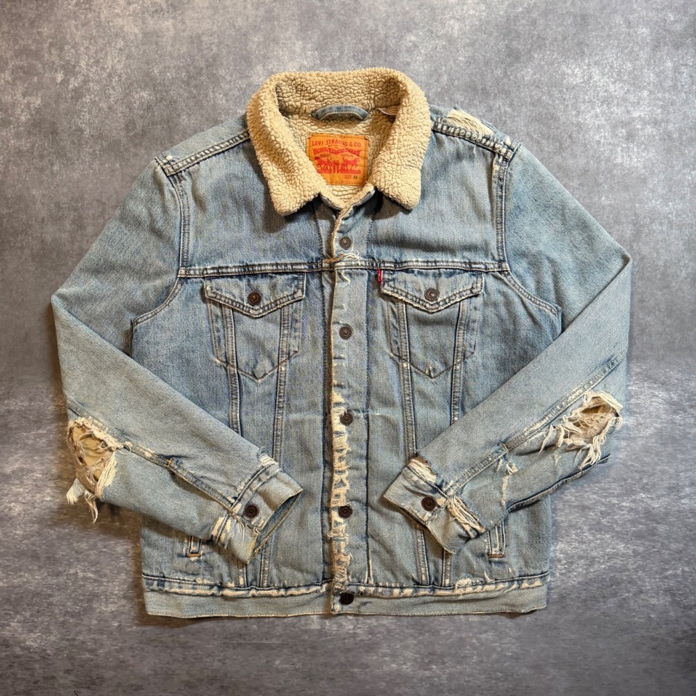 Levi's Mens Sherpa Lined Distressed Denim Trucker Jacket Light Wash Blue Size M - Picture 1 of 4